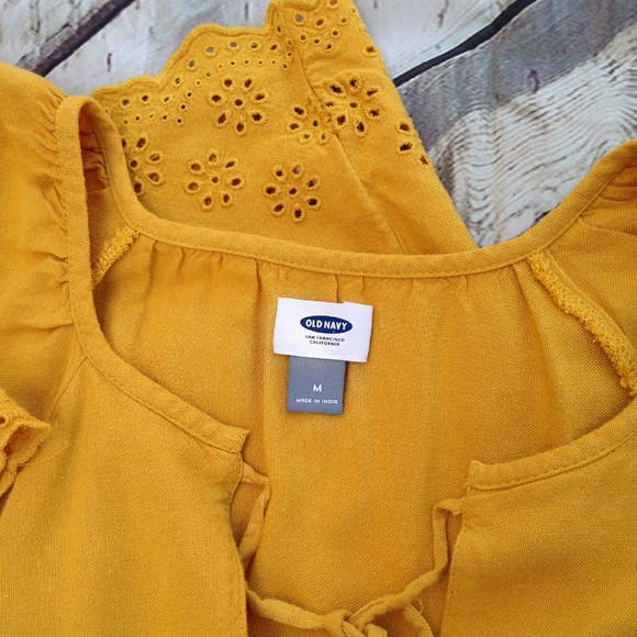 Eyelet trimmed dress - Picture 3 of 8